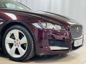 JAGUAR XF PORTFOLIO - 7142 - 35