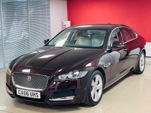 JAGUAR XF PORTFOLIO - 7142 - 34