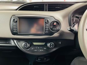 TOYOTA YARIS VVT-I BI-TONE - 7133 - 18