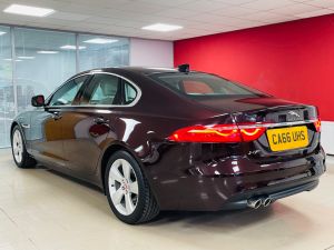 JAGUAR XF PORTFOLIO - 7142 - 37