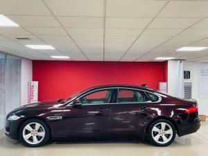 JAGUAR XF PORTFOLIO - 7142 - 42