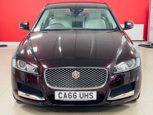 JAGUAR XF PORTFOLIO - 7142 - 32