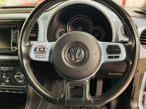 VOLKSWAGEN BEETLE DESIGN TSI - 7228 - 9