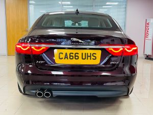 JAGUAR XF PORTFOLIO - 7142 - 41