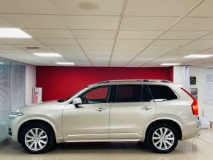 VOLVO XC90 D5 MOMENTUM AWD - 7167 - 39