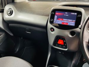 TOYOTA AYGO VVT-I X-TREND TSS - 7177 - 17