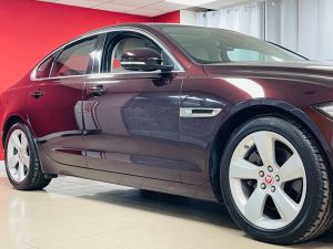 JAGUAR XF PORTFOLIO - 7142 - 30