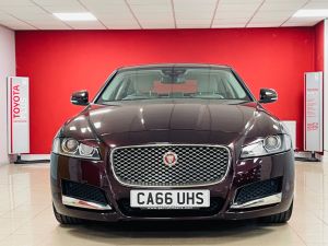 JAGUAR XF PORTFOLIO - 7142 - 31